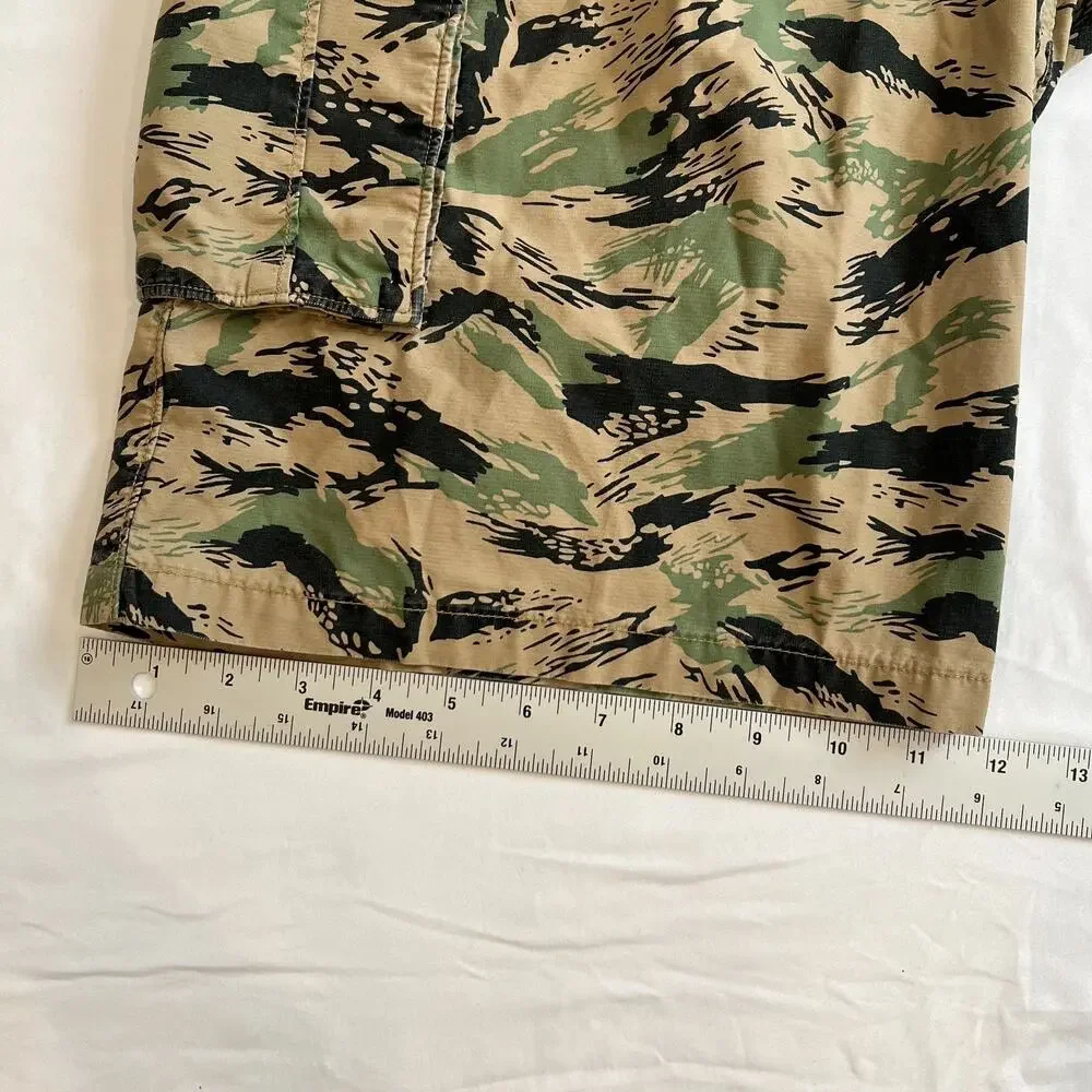 Levi Strauss & Co Cargo Shorts Mens 30 Tan Tiger Stripe Camo Military
